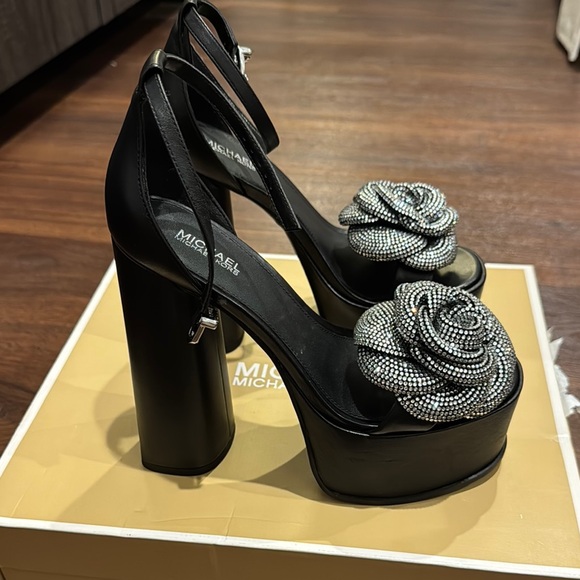 MICHAEL Michael Kors Elodie Platform Sandal Leather/hot fix Stones. - Picture 10 of 14